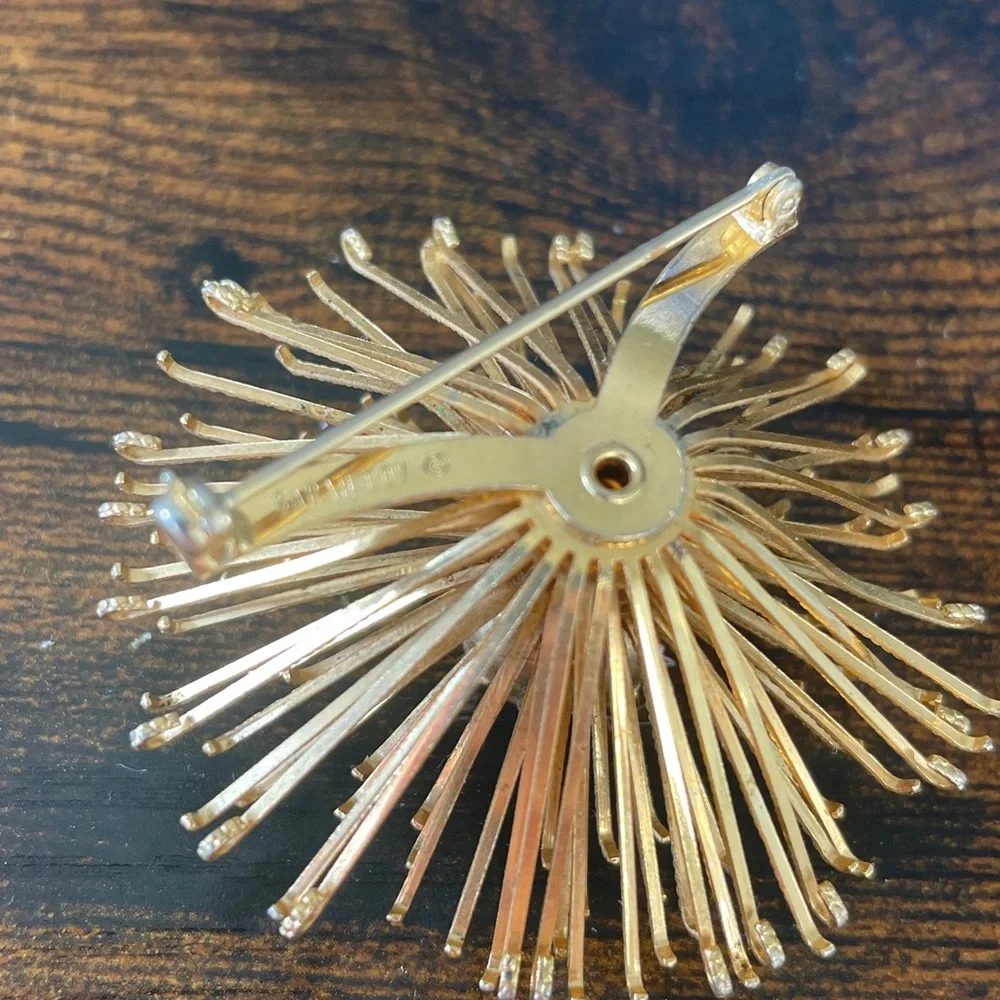 Vintage Sara Cov jewelry brooch pin Sara Coventry